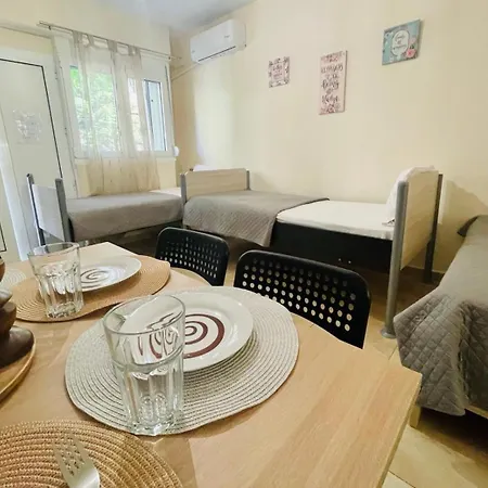 Nikos House Daire Ofrínion